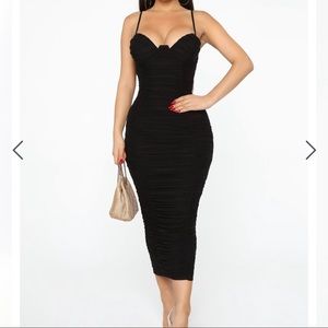 Fashion Nova Ruched black Midi dress